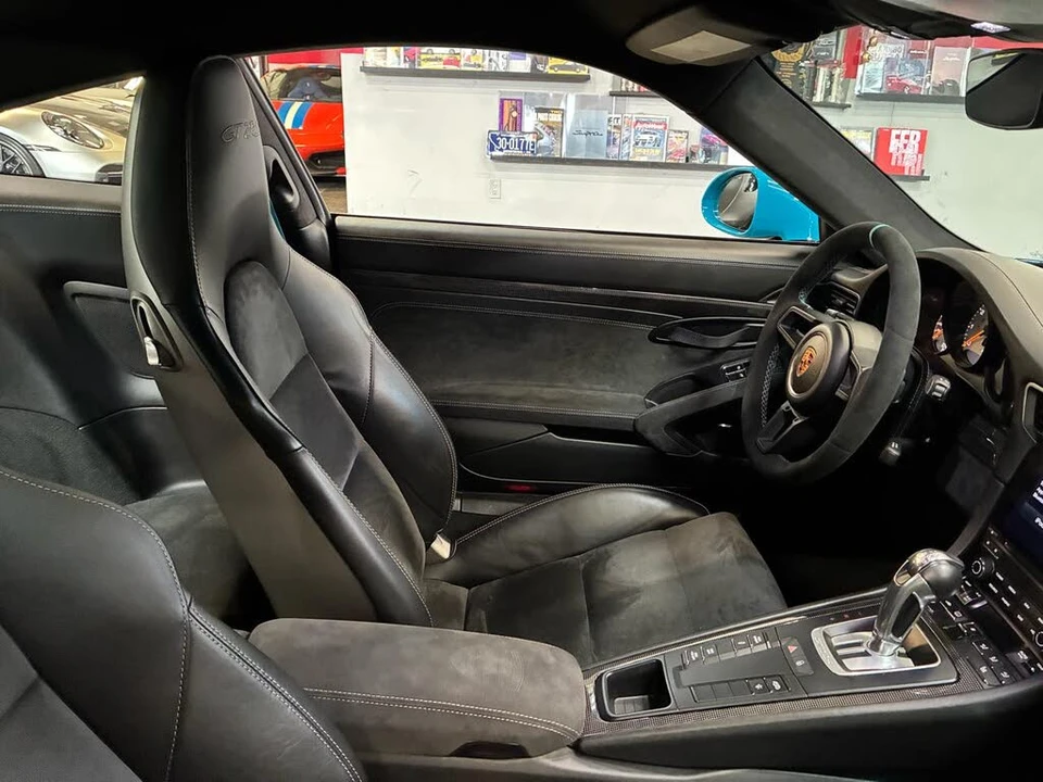 2018 Porsche 991 GT2 RS - Image 27 of 31