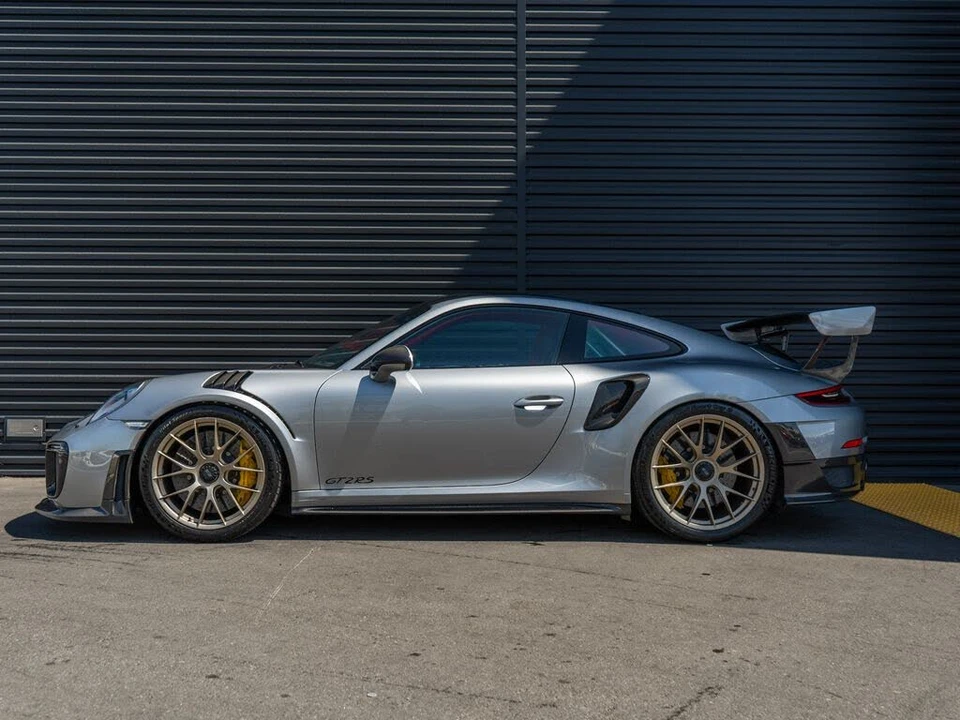 2018 Porsche 991 GT2 RS - Image 2 of 31