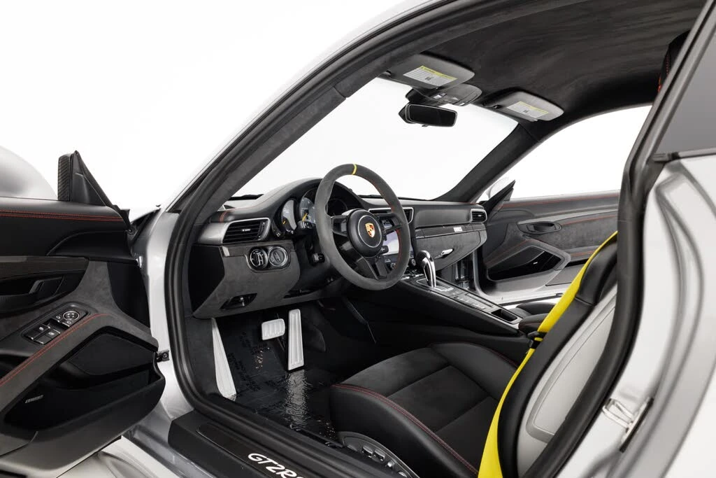 2018 Porsche 991 GT2 RS - Image 14 of 31