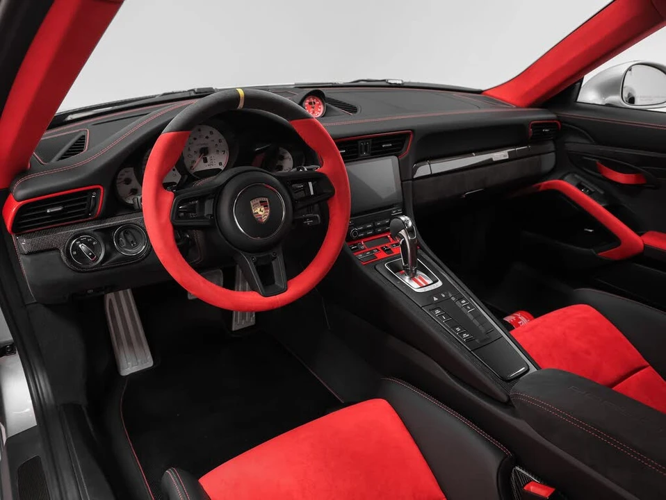 2018 Porsche 991 GT2 RS - Image 4 of 31