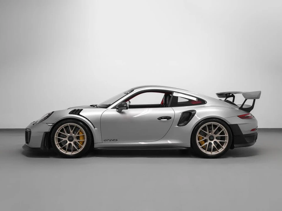 2018 Porsche 991 GT2 RS - Image 2 of 31