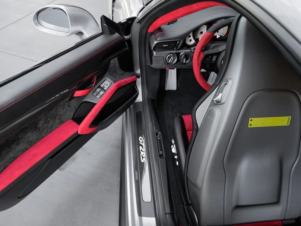 2018 Porsche 991 GT2 RS - Image 30 of 31