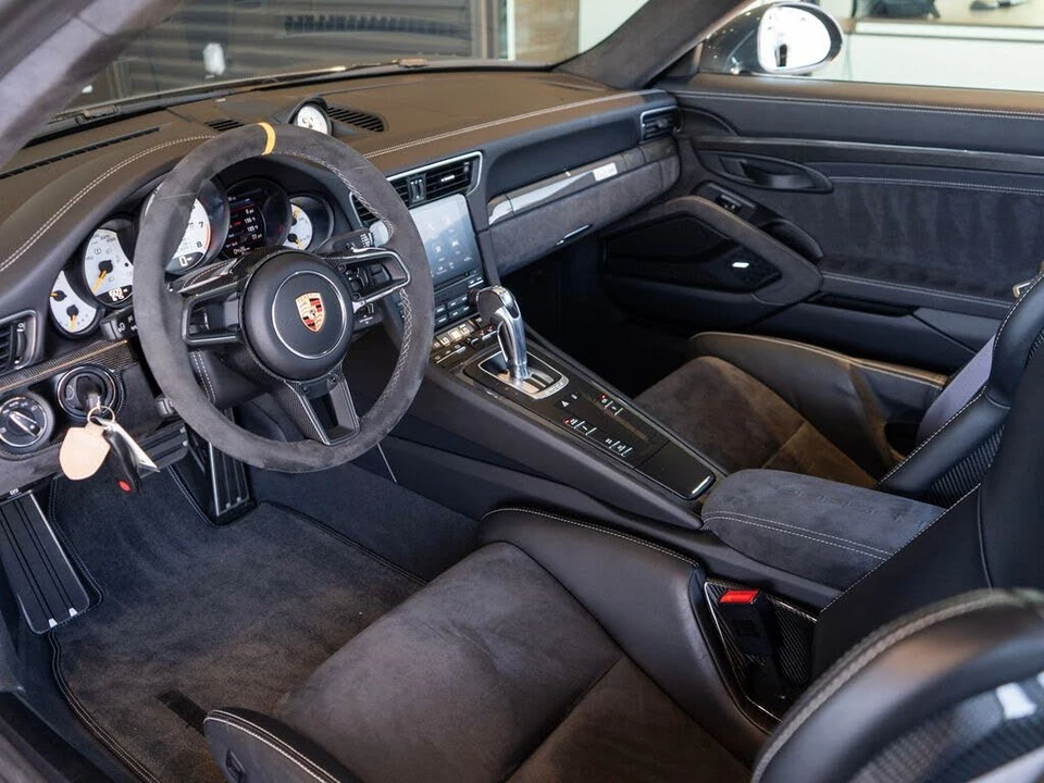 2018 Porsche 991 GT2 RS - Image 5 of 31