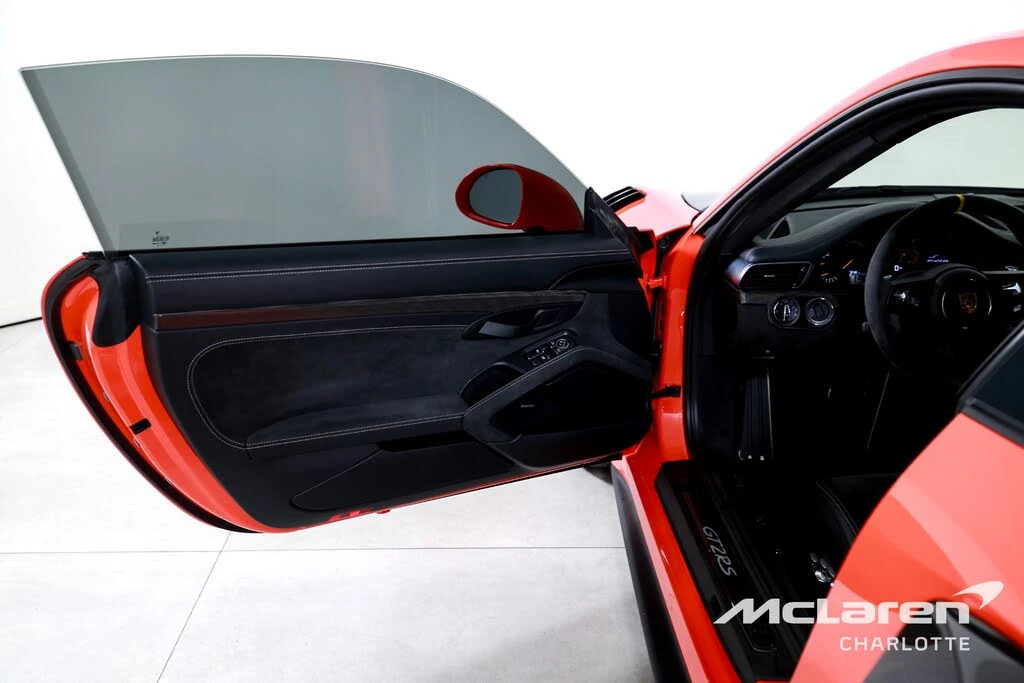 2018 Porsche 991 GT2 RS - Image 10 of 31