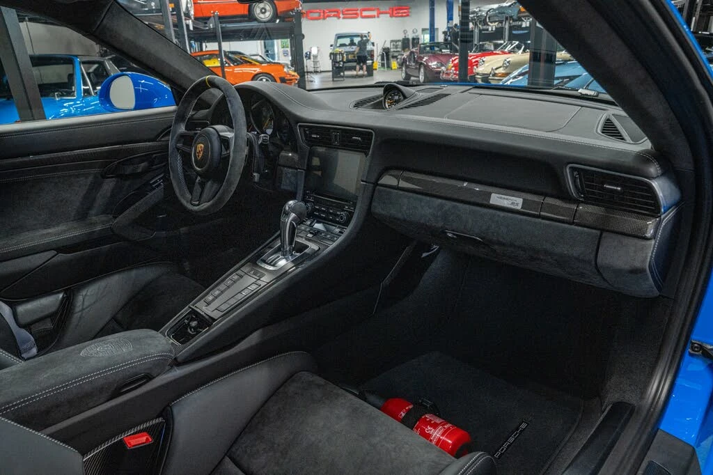 2018 Porsche 991 GT2 RS - Image 13 of 31