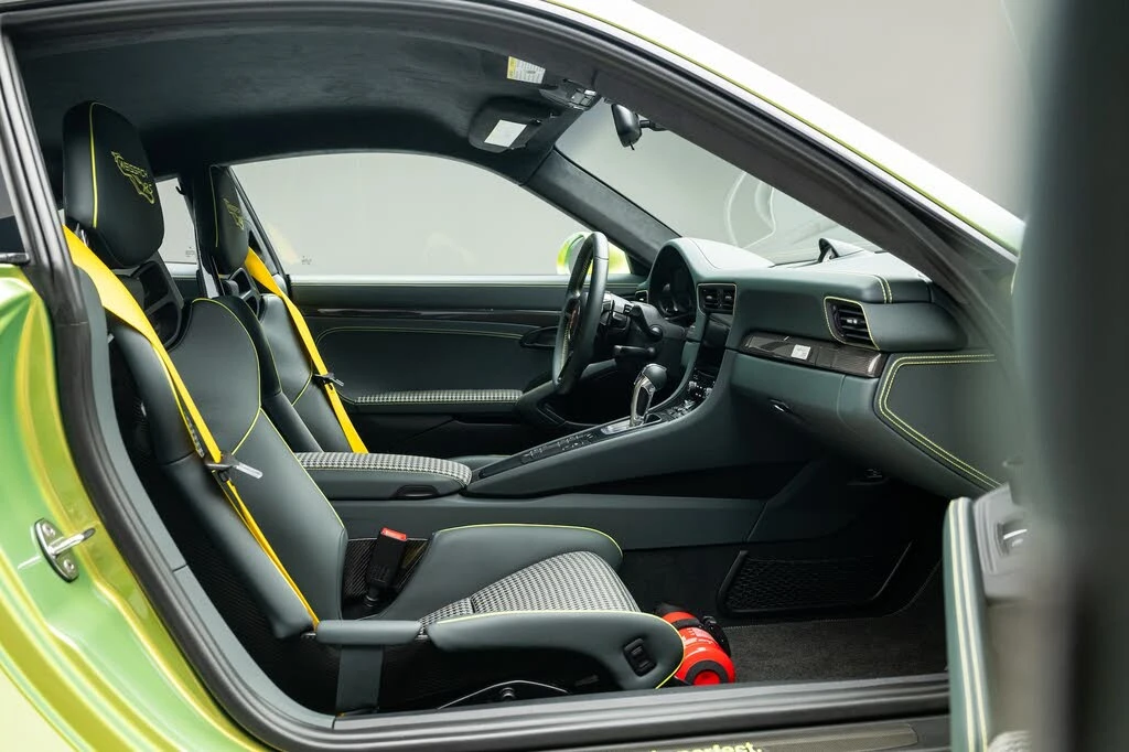 2018 Porsche 991 GT2 RS - Image 17 of 29