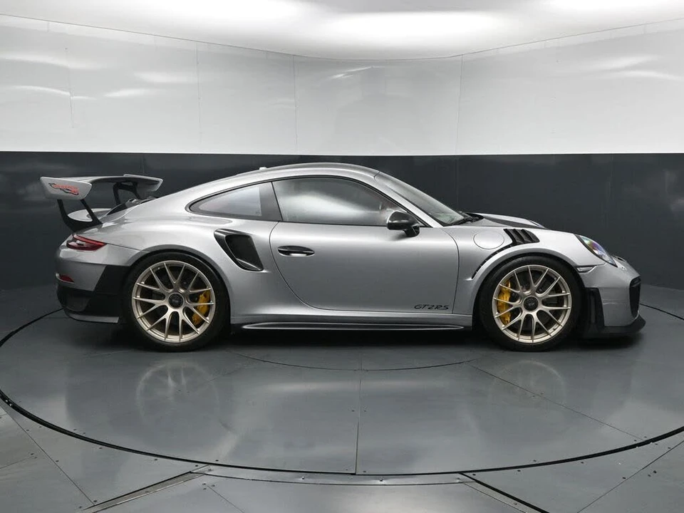 2018 Porsche 991 GT2 RS - Image 11 of 31