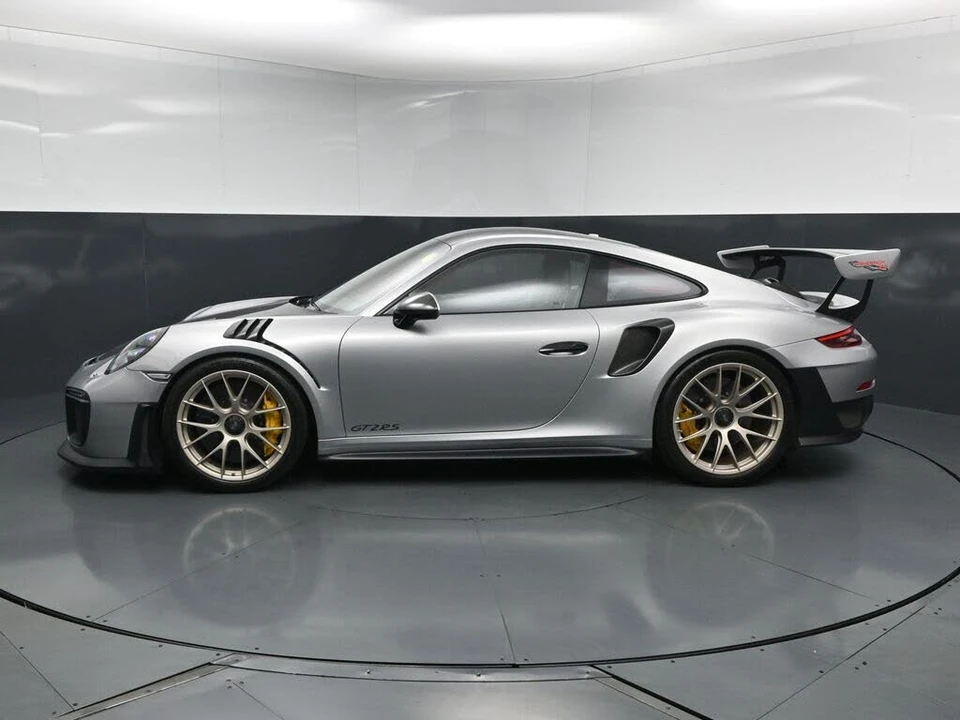 2018 Porsche 991 GT2 RS - Image 2 of 31
