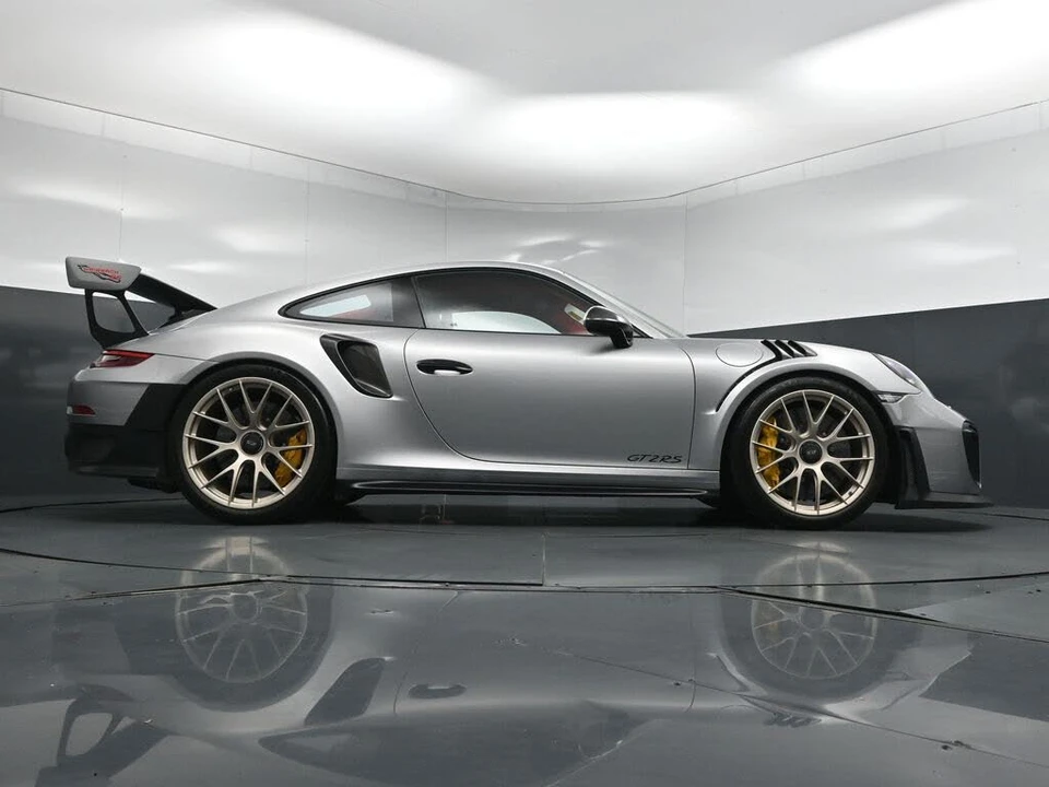 2018 Porsche 991 GT2 RS - Image 27 of 31