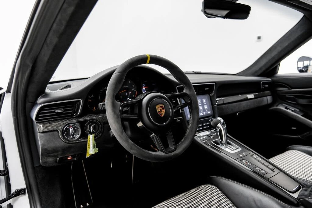 2018 Porsche 991 GT2 RS - Image 5 of 31
