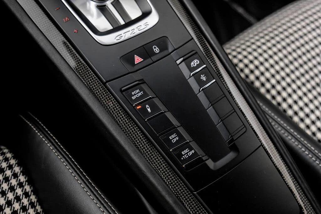 2018 Porsche 991 GT2 RS - Image 25 of 31