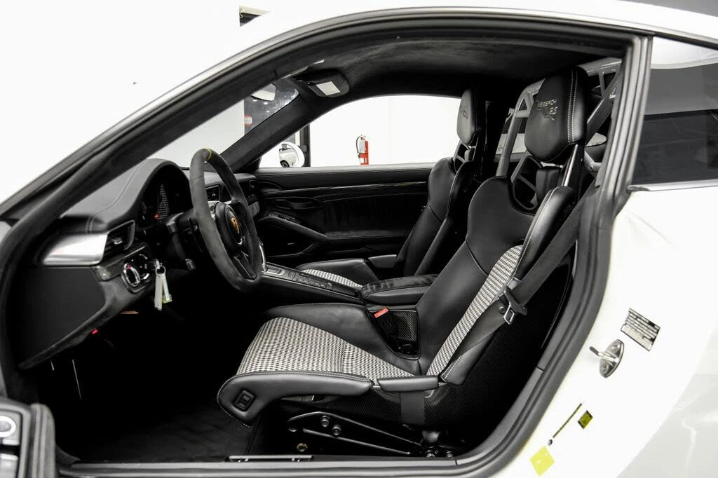 2018 Porsche 991 GT2 RS - Image 6 of 31