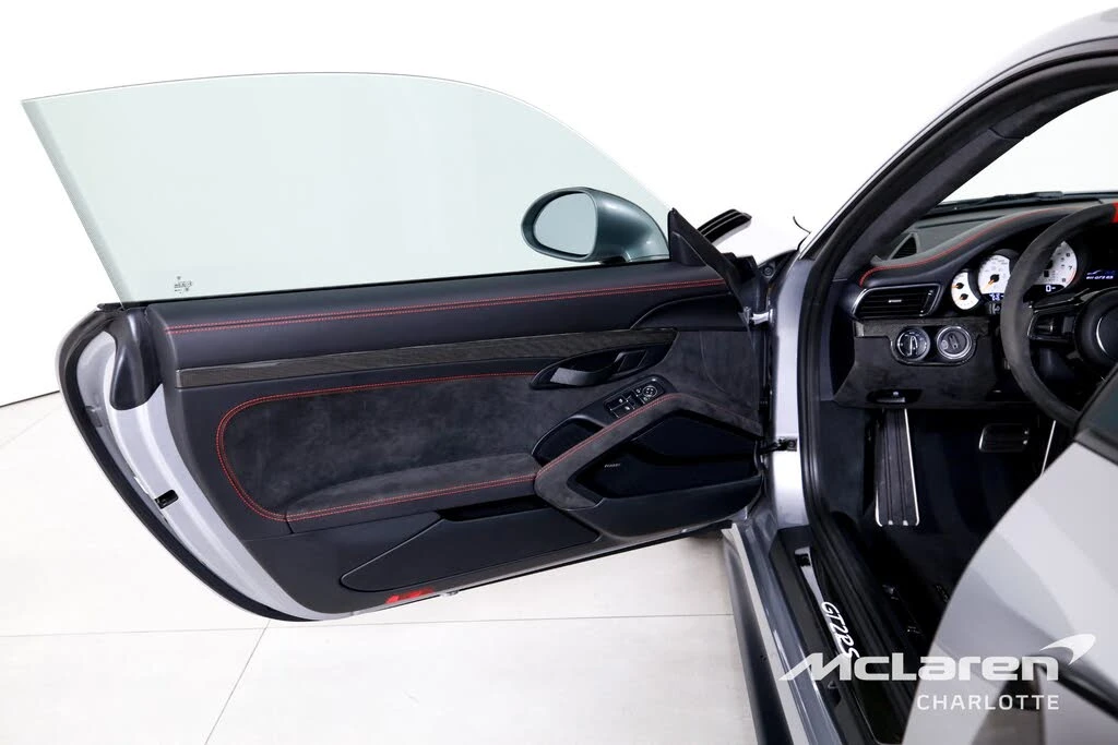 2018 Porsche 991 GT2 RS - Image 10 of 31