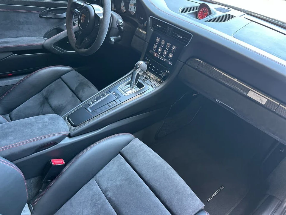 2018 Porsche 991 GT2 RS - Image 16 of 31