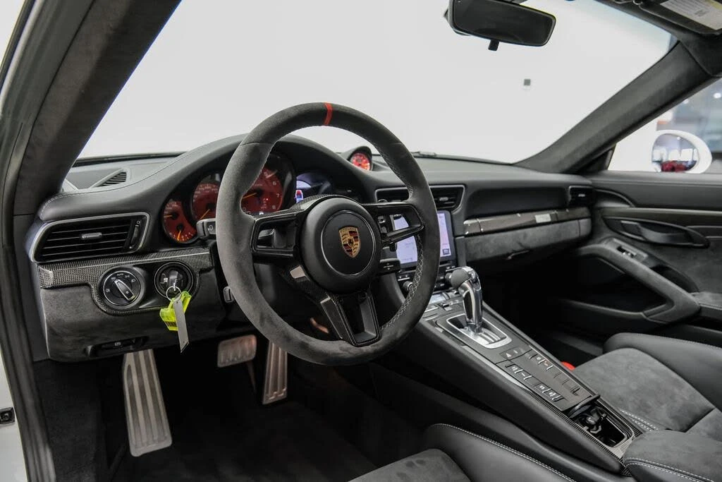 2018 Porsche 991 GT2 RS - Image 7 of 31