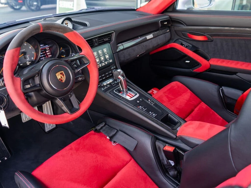 2018 Porsche 991 GT2 RS - Image 4 of 31