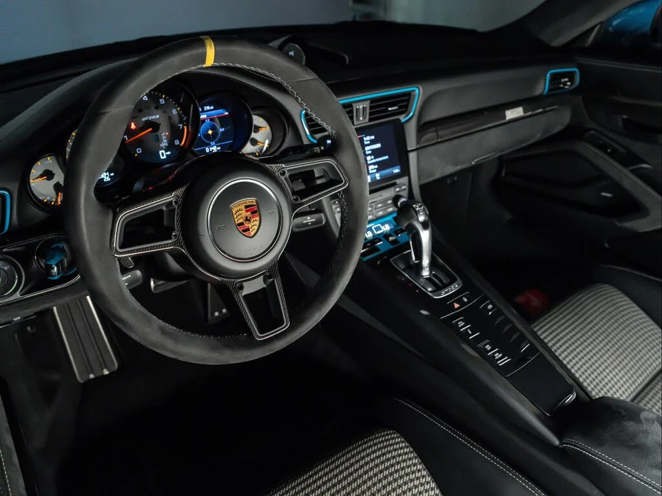 2018 Porsche 991 GT2 RS - Image 4 of 31