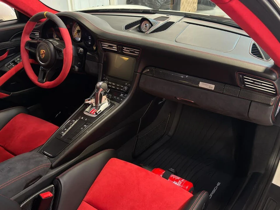 2018 Porsche 991 GT2 RS - Image 27 of 31