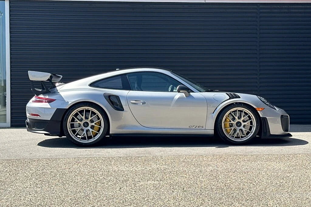 2018 Porsche 991 GT2 RS - Image 9 of 31