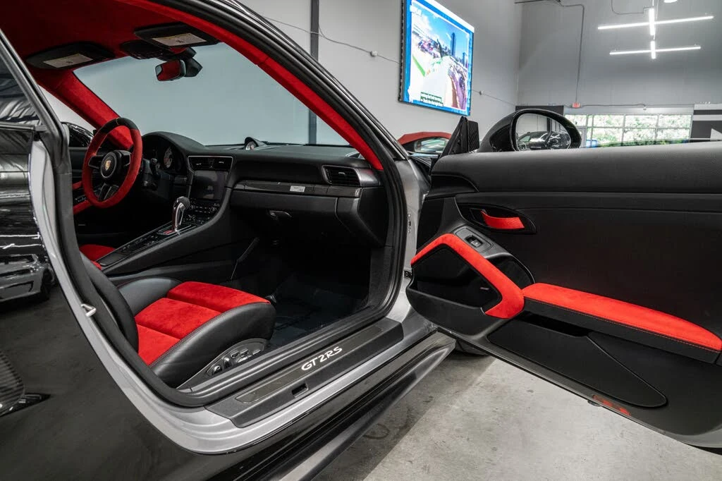 2018 Porsche 991 GT2 RS - Image 26 of 31
