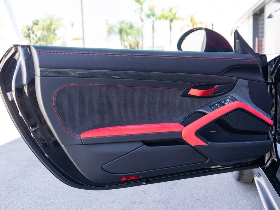 2018 Porsche 991 GT2 RS - Image 28 of 31