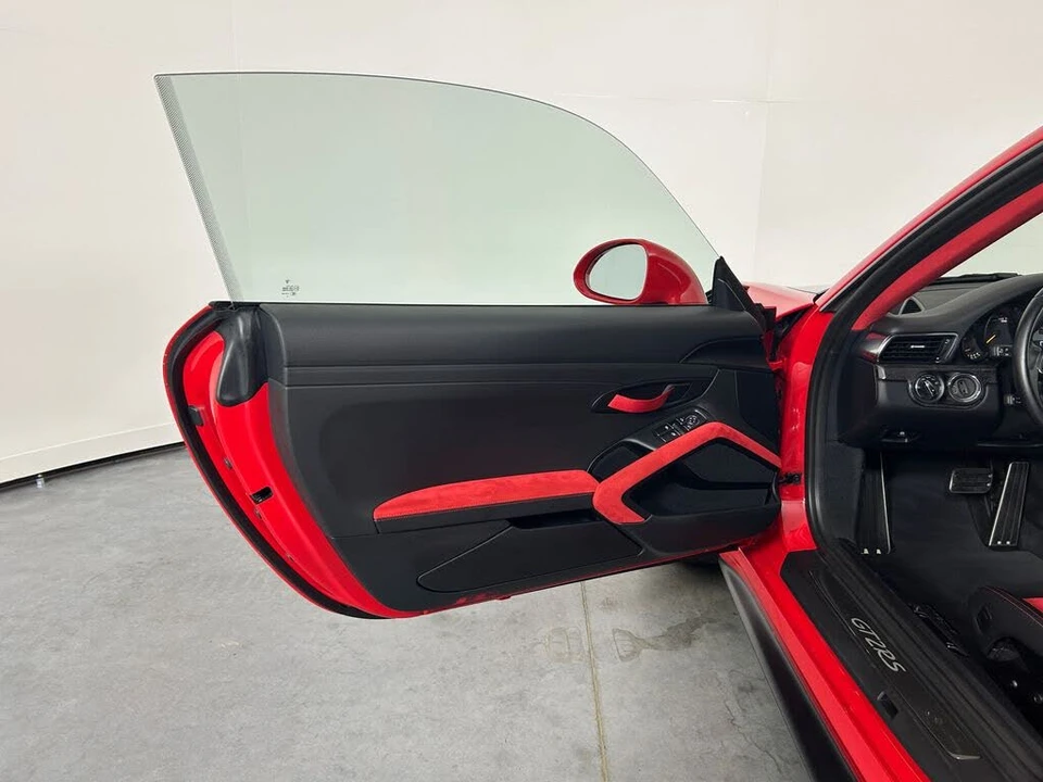2018 Porsche 991 GT2 RS - Image 14 of 31