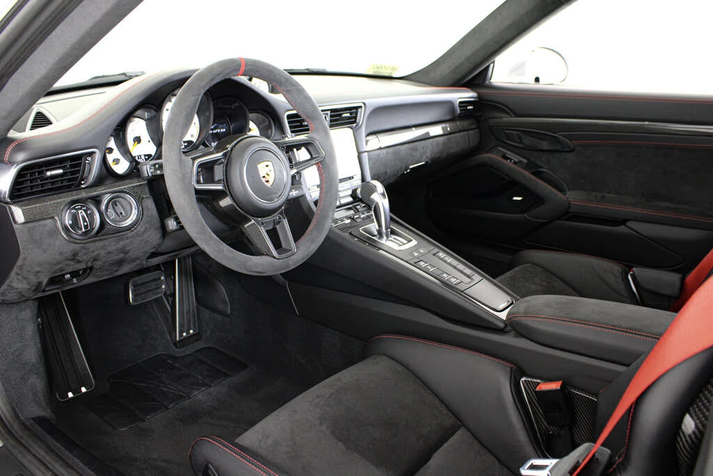 2018 Porsche 991 GT2 RS - Image 2 of 31