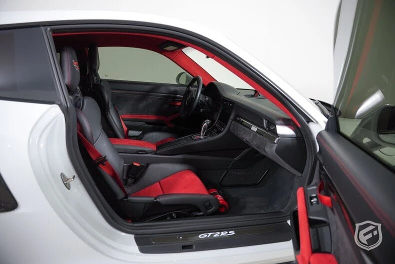 2018 Porsche 991 GT2 RS - Image 20 of 31