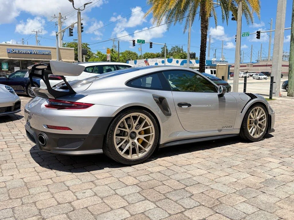 2018 Porsche 991 GT2 RS - Image 16 of 31