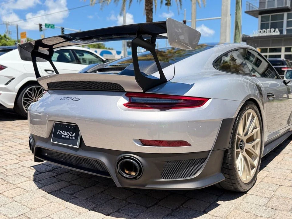 2018 Porsche 991 GT2 RS - Image 17 of 31
