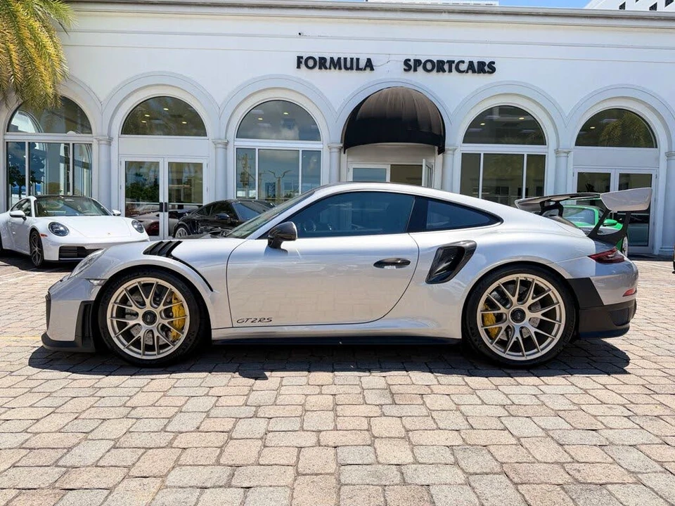 2018 Porsche 991 GT2 RS - Image 26 of 31