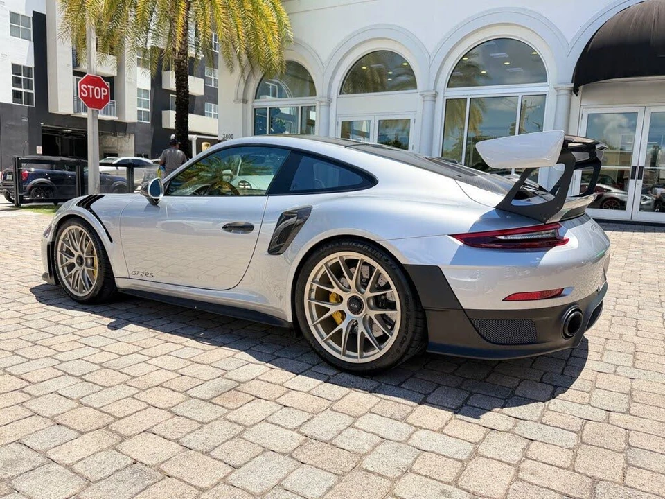 2018 Porsche 991 GT2 RS - Image 25 of 31