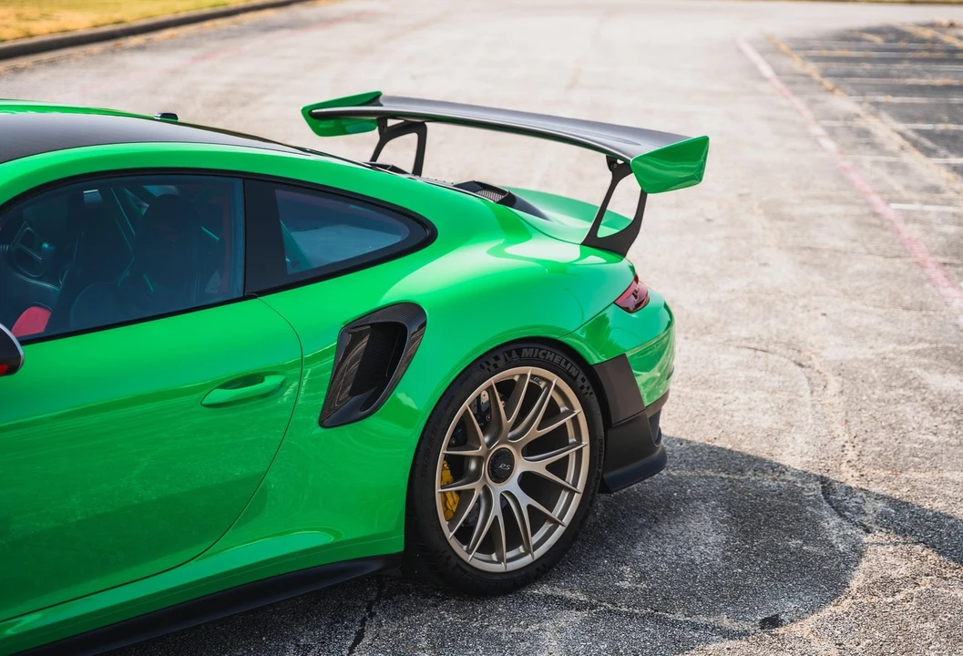 2018 Porsche 991 GT2 RS - Image 7 of 31