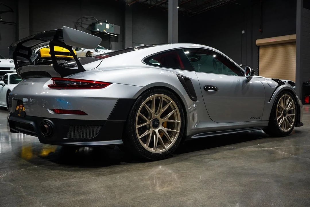 2018 Porsche 991 GT2 RS - Image 5 of 31