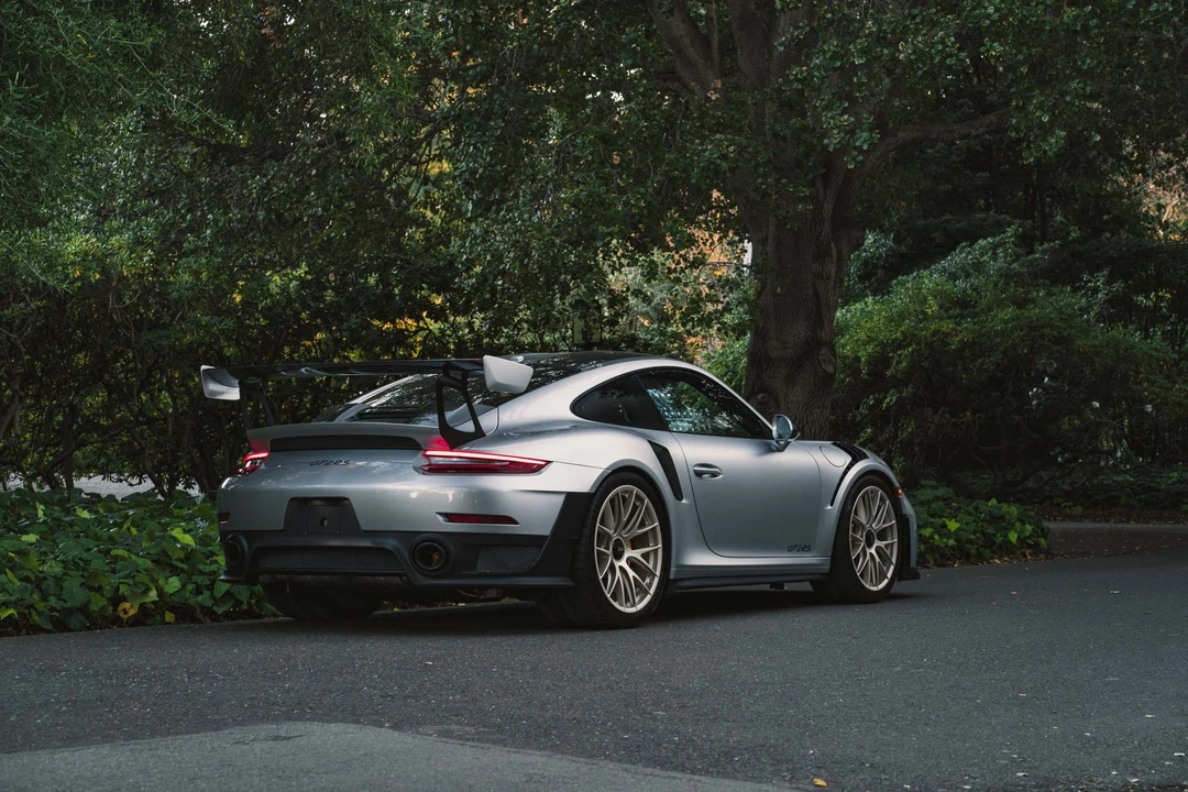 2018 Porsche 991 GT2 RS - Image 5 of 11