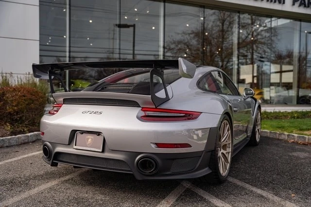 2018 Porsche 991 GT2 RS - Image 9 of 12