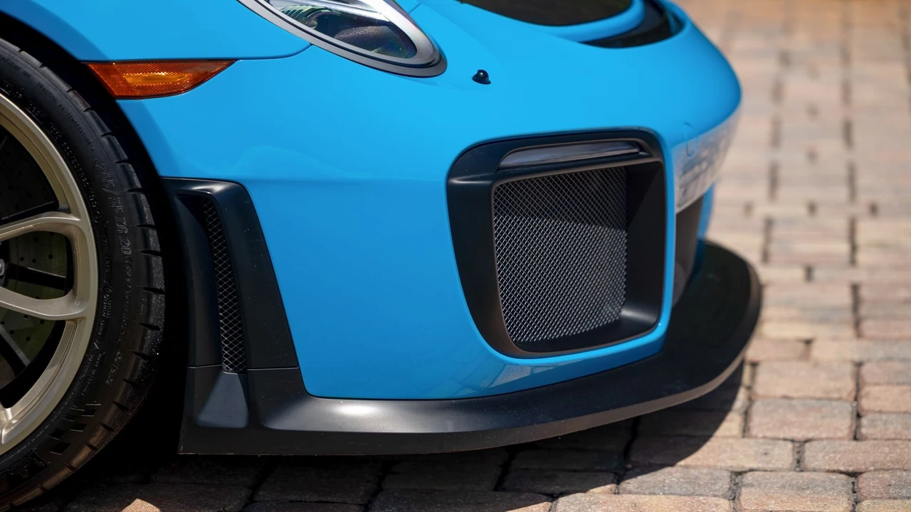 2018 Porsche 991 GT2 RS - Image 25 of 31