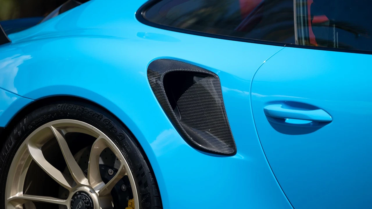 2018 Porsche 991 GT2 RS - Image 18 of 31