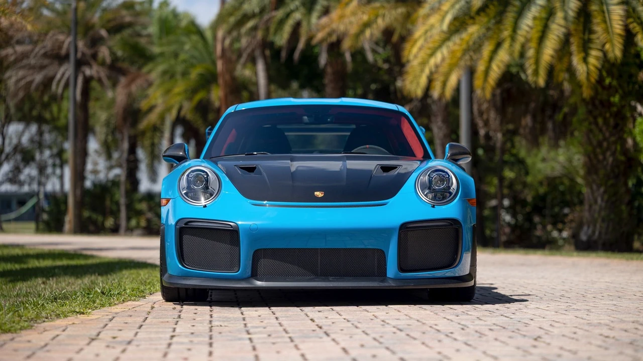 2018 Porsche 991 GT2 RS - Image 2 of 31