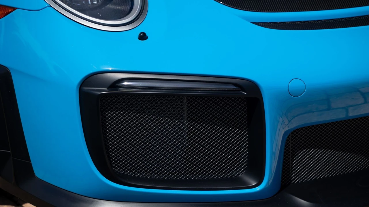 2018 Porsche 991 GT2 RS - Image 27 of 31