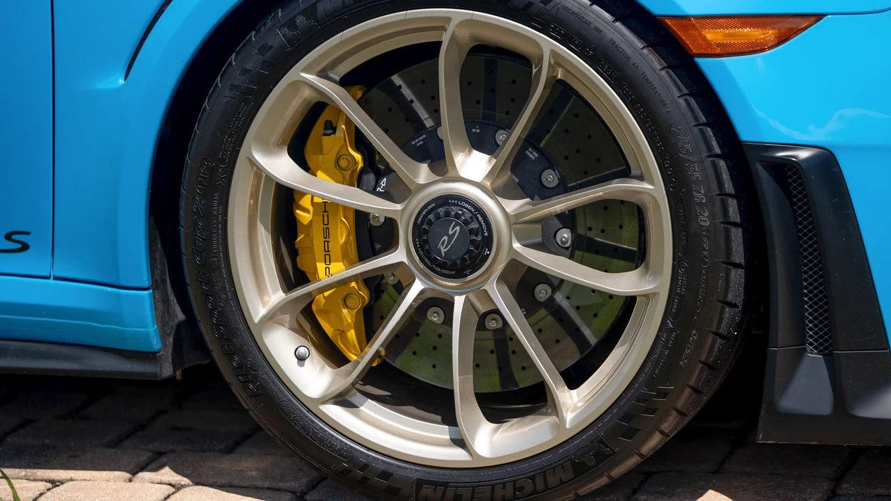 2018 Porsche 991 GT2 RS - Image 16 of 31