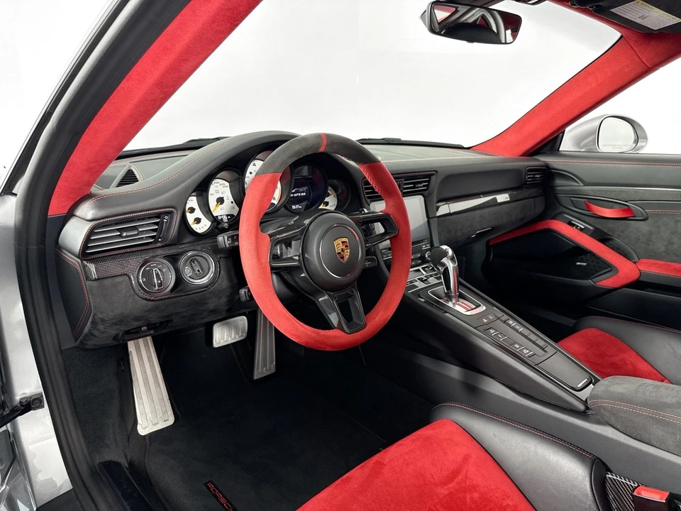 2018 Porsche 991 GT2 RS - Image 9 of 31