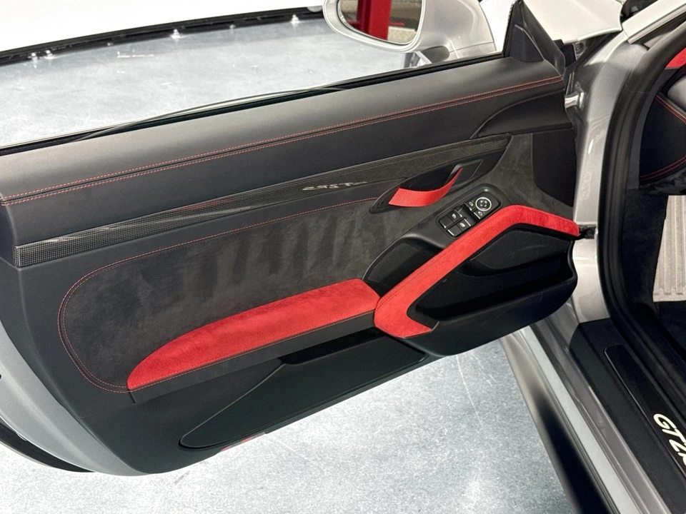 2018 Porsche 991 GT2 RS - Image 19 of 31