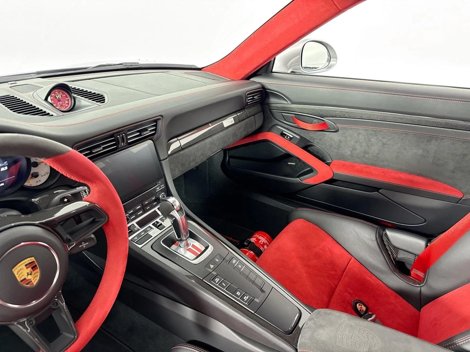 2018 Porsche 991 GT2 RS - Image 24 of 31