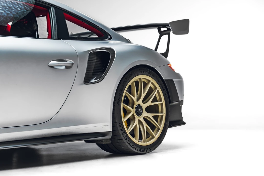 2018 Porsche 991 GT2 RS - Image 11 of 31