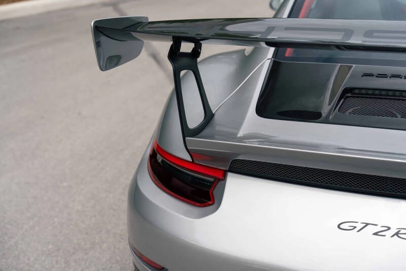 2018 Porsche 911 - Image 26 of 31