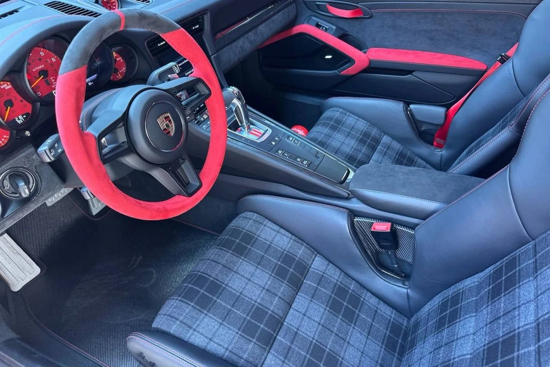 2018 Porsche 991 GT2 RS - Image 4 of 5