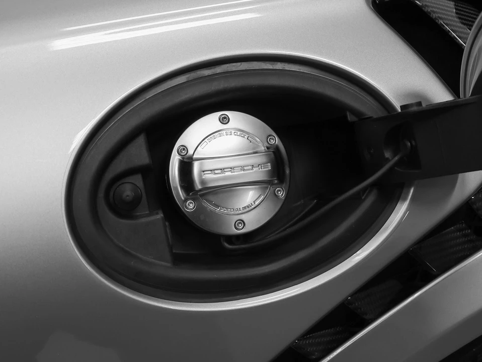 2018 Porsche 991 GT2 RS - Image 24 of 31