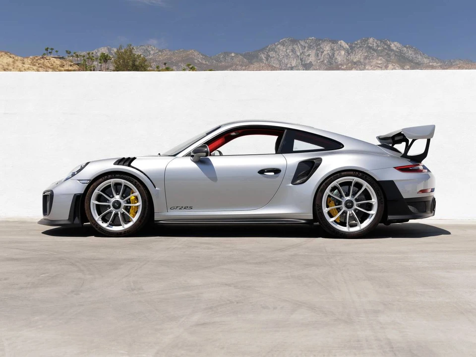 2018 Porsche 991 GT2 RS - Image 2 of 5
