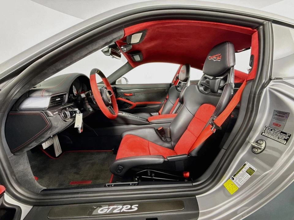 2018 Porsche 991 GT2 RS - Image 11 of 31